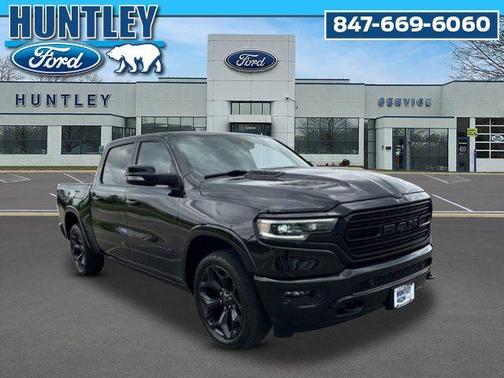 Diamond Black Crystal Pearlcoat 2021 RAM 1500 Limited