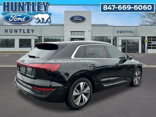 2024 Audi Q8 e-tron Premium Plus