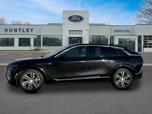Stellar Black Metallic 2024 Cadillac LYRIQ Luxury