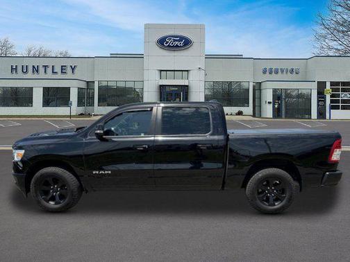 Diamond Black Crystal Pearlcoat 2019 RAM 1500 Big Horn