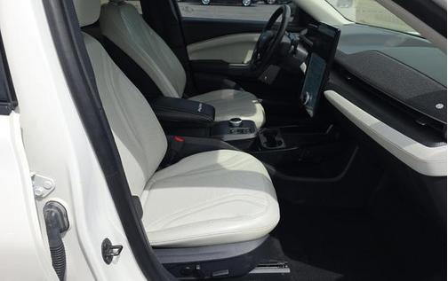 Star White Metallic Tri-Coat 2021 Ford Mustang Mach-E Premium