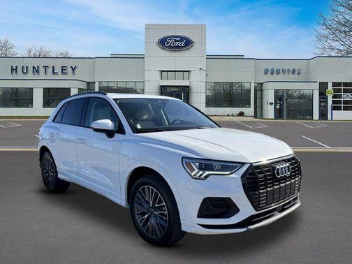 Ibis White 2023 Audi Q3 Premium 40 TFSI quattro Tiptronic