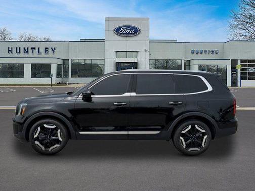 Ebony Black 2023 Kia Telluride S