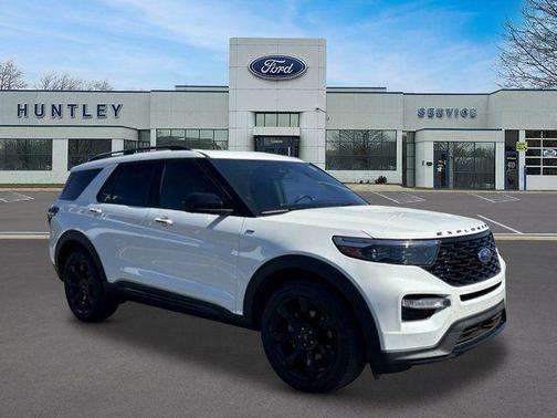 Star White Metallic Tri-Coat 2023 Ford Explorer ST-Line
