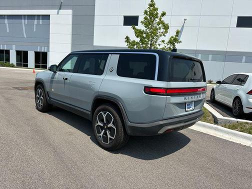 2023 Rivian R1S Adventure