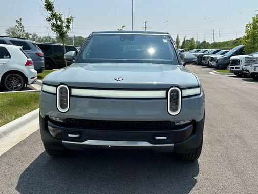 2023 Rivian R1S Adventure