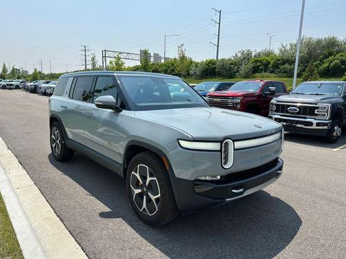 2023 Rivian R1S Adventure
