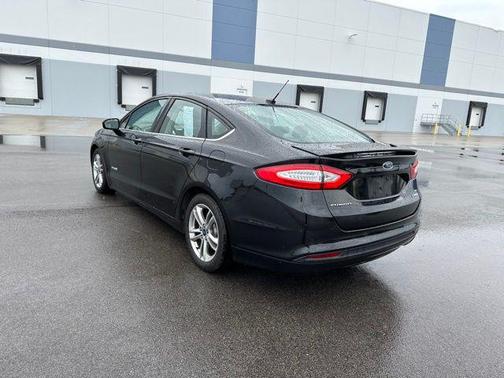 2015 Ford Fusion Hybrid SE