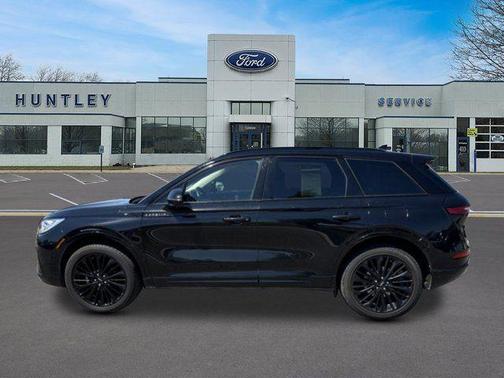 Infinite Black Metallic Clearcoat 2023 Lincoln Corsair Reserve