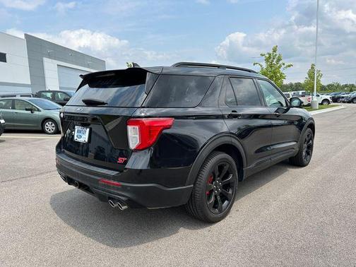 2022 Ford Explorer ST