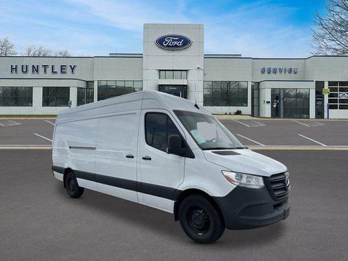 White 2024 Mercedes-Benz Sprinter 2500 Crew 170 WB
