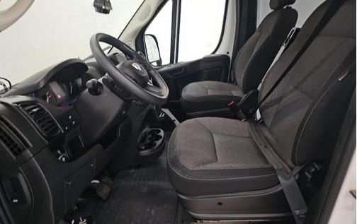 Bright White Clearcoat 2025 RAM ProMaster 2500 Tradesman
