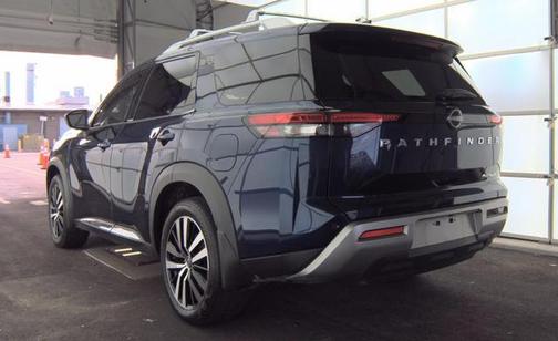 2024 Nissan Pathfinder Platinum FWD