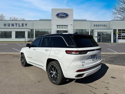 2022 Jeep Grand Cherokee Summit