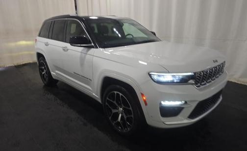 2022 Jeep Grand Cherokee Summit