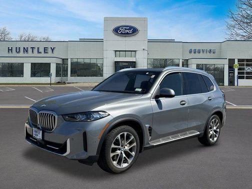 Gray Metallic 2024 BMW X5 xDrive40i