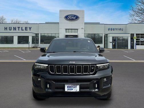 Diamond Black Crystal Pearlcoat 2022 Jeep Grand Cherokee Overland