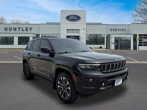 Diamond Black Crystal Pearlcoat 2022 Jeep Grand Cherokee Overland