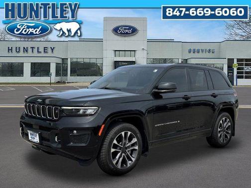 Diamond Black Crystal Pearlcoat 2022 Jeep Grand Cherokee Overland