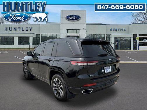 Diamond Black Crystal Pearlcoat 2022 Jeep Grand Cherokee Overland