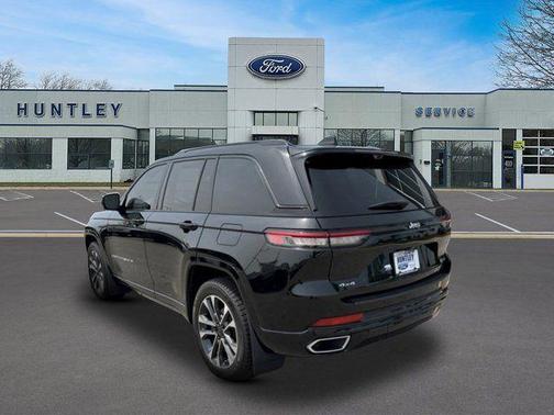 Diamond Black Crystal Pearlcoat 2022 Jeep Grand Cherokee Overland