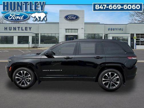 Diamond Black Crystal Pearlcoat 2022 Jeep Grand Cherokee Overland