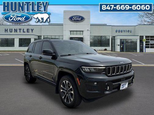 Diamond Black Crystal Pearlcoat 2022 Jeep Grand Cherokee Overland