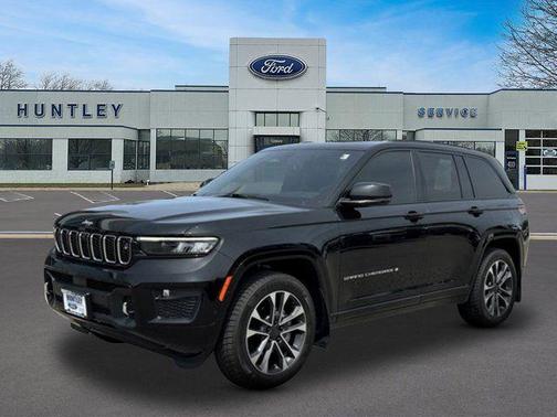 Diamond Black Crystal Pearlcoat 2022 Jeep Grand Cherokee Overland