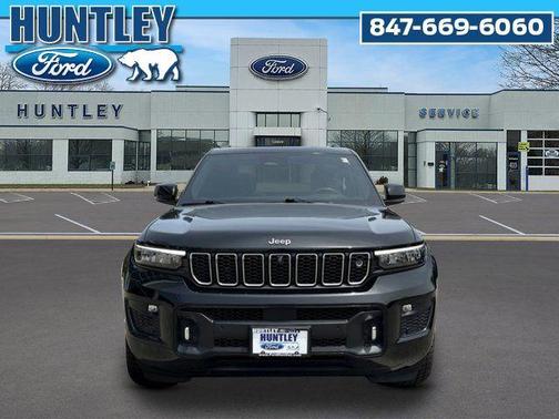 Diamond Black Crystal Pearlcoat 2022 Jeep Grand Cherokee Overland