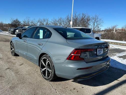 2024 Volvo S60 B5 Core Dark Theme