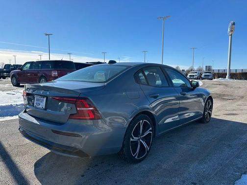 2024 Volvo S60 B5 Core Dark Theme