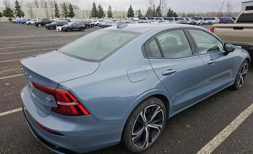 2024 Volvo S60 B5 Core Dark Theme