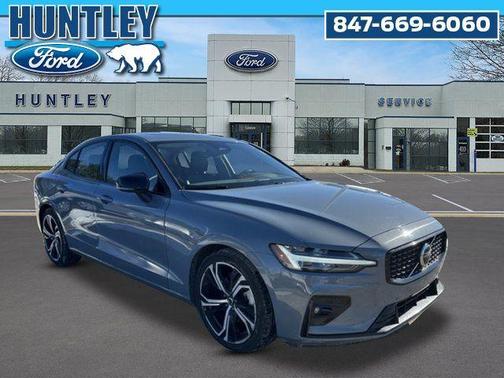 2024 Volvo S60 B5 Core Dark Theme