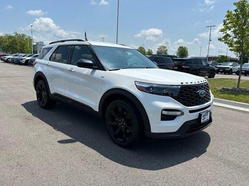 2022 Ford Explorer ST-Line