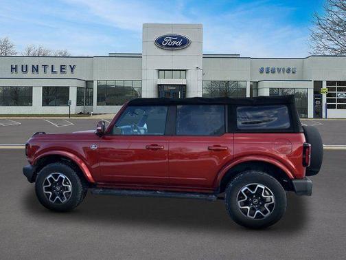 Hot Pepper Red Metallic Tinted Clearcoat 2022 Ford Bronco Outer Banks