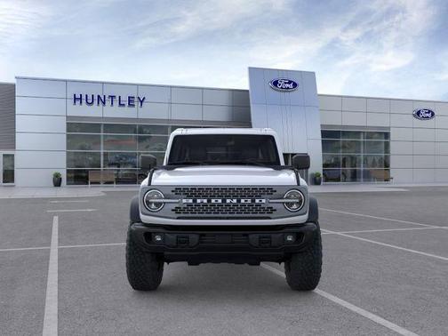 Oxford White 2025 Ford Bronco Badlands