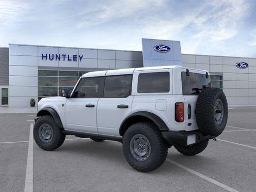 Oxford White 2025 Ford Bronco Badlands