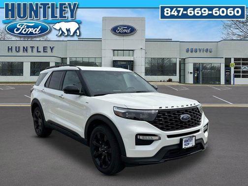 Star White Metallic Tri-Coat 2023 Ford Explorer ST-Line