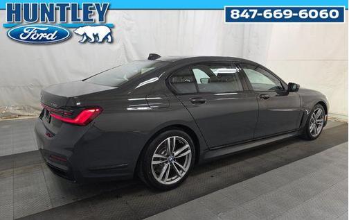 Dravit Grey Metallic 2022 BMW 750 i xDrive