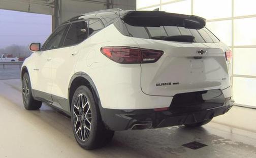 Iridescent Pearl Tricoat 2023 Chevrolet Blazer RS