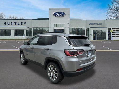 Billet Silver Metallic Clearcoat 2023 Jeep Compass Latitude Lux