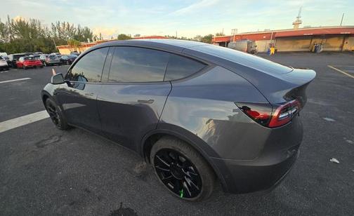 2022 Tesla Model Y Long Range Dual Motor All-Wheel Drive