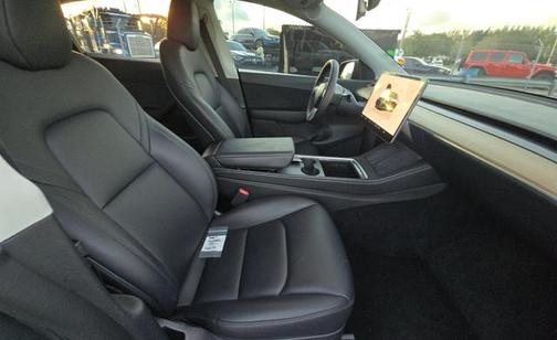 2022 Tesla Model Y Long Range Dual Motor All-Wheel Drive