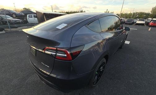 2022 Tesla Model Y Long Range Dual Motor All-Wheel Drive