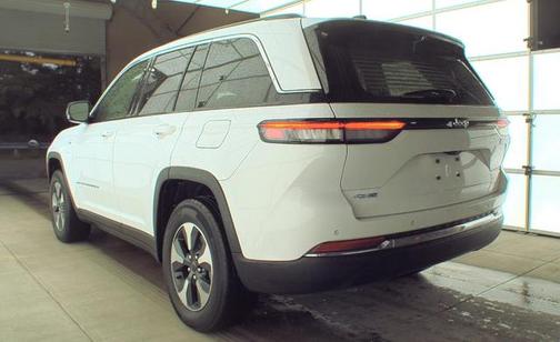 2022 Jeep Grand Cherokee 4xe Base