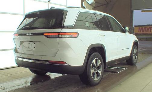 2022 Jeep Grand Cherokee 4xe Base