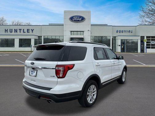 Oxford White 2019 Ford Explorer XLT