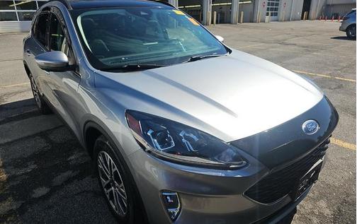 Iconic Silver Metallic 2022 Ford Escape SEL