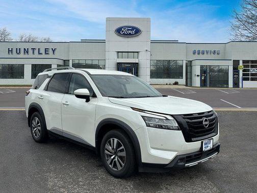 2023 Nissan Pathfinder SL 4WD