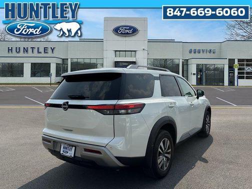 2023 Nissan Pathfinder SL 4WD